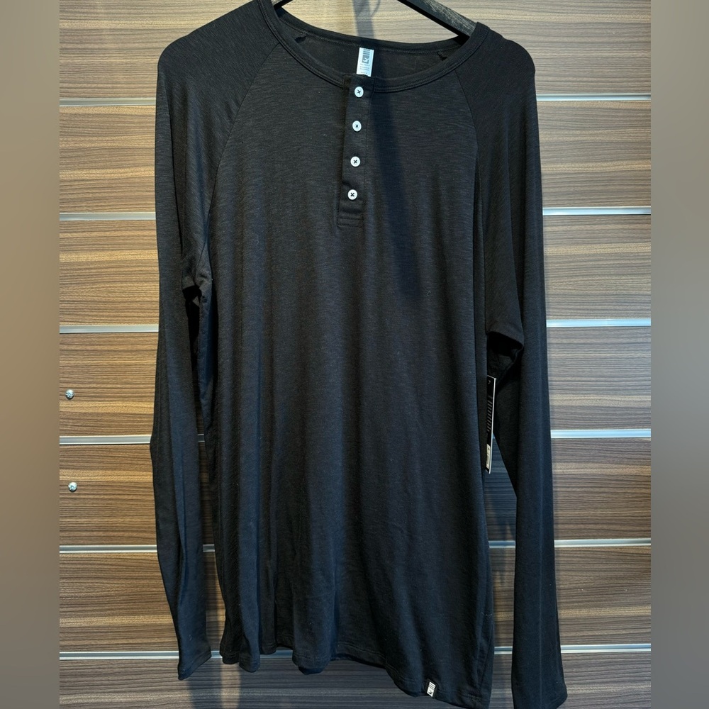 NWT Glyder Relax Henley Black